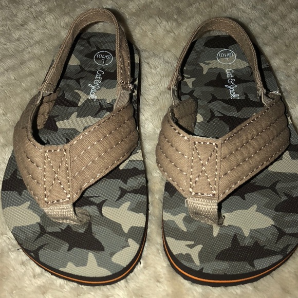 Cat & Jack Other - Toddler Boy size 9/10 flip flops camouflage